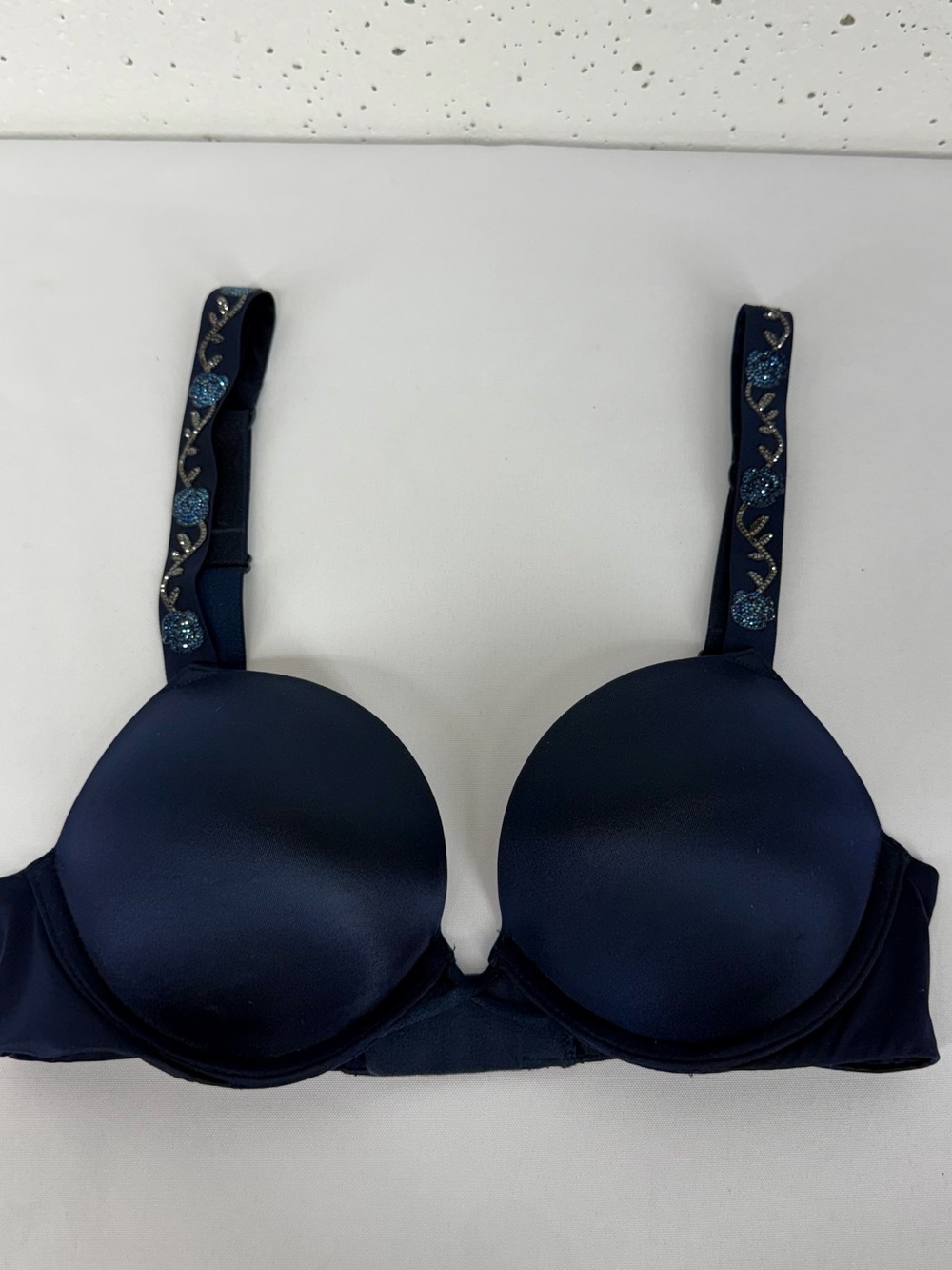 Victoria’s Secret Size 32B Gray Very Sexy Plunge Push Up Bra